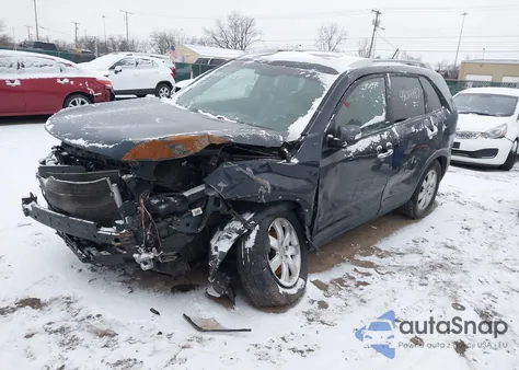 2013 Kia Sorento Lx z USA, uszkodzony, nr VIN 5XYKT4A64DG402288